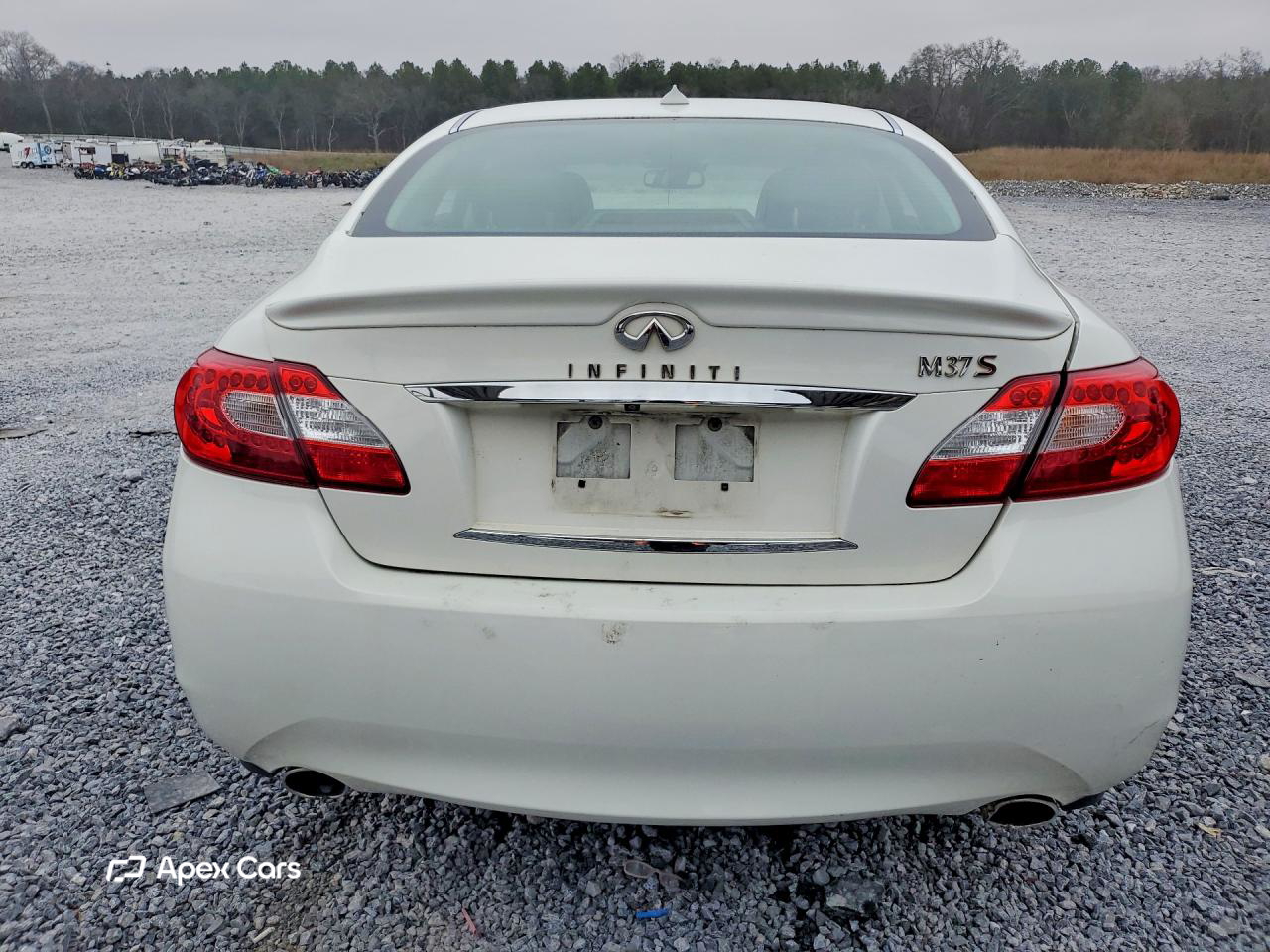 Infiniti M 2012