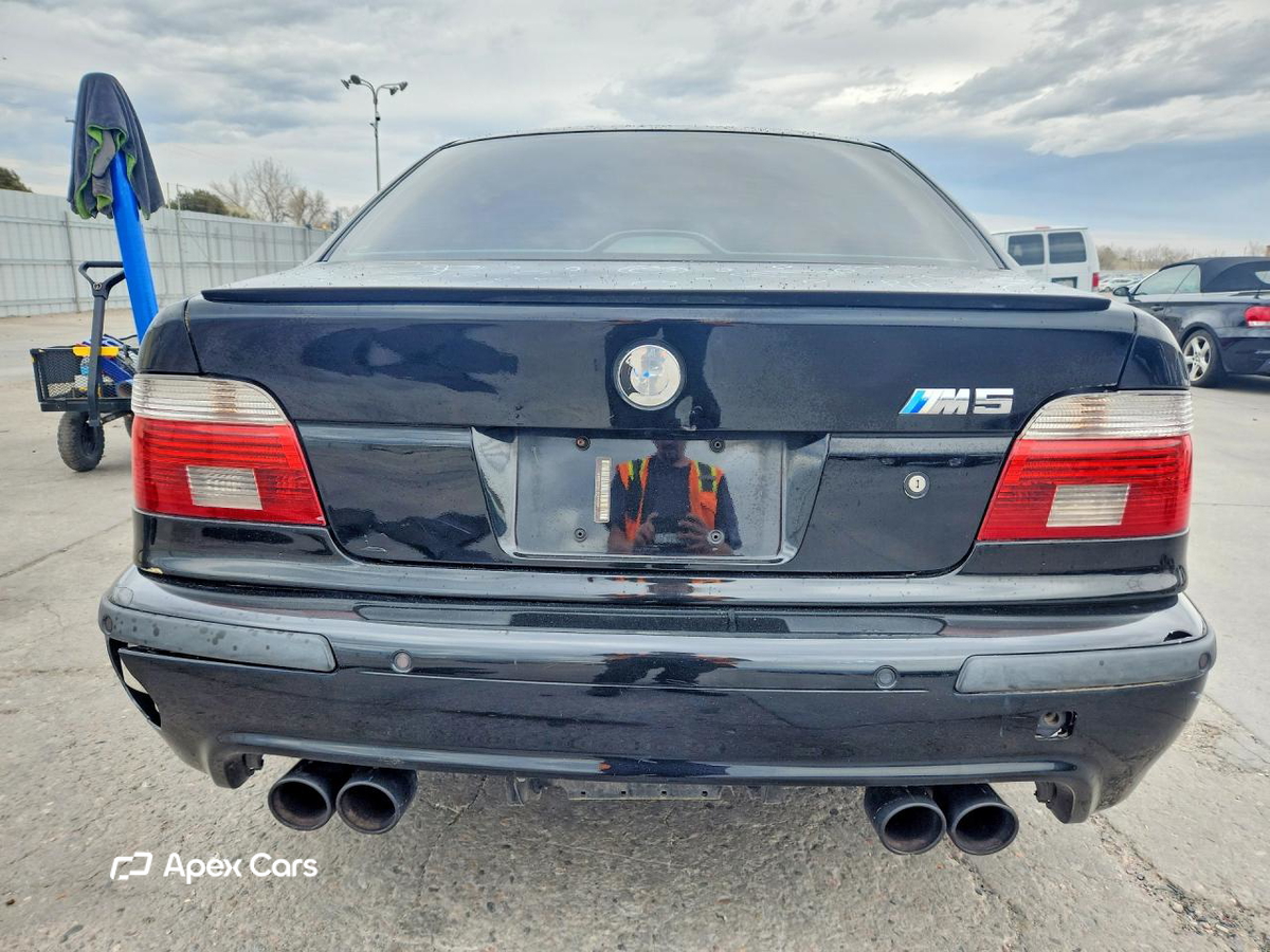 BMW M5 2003