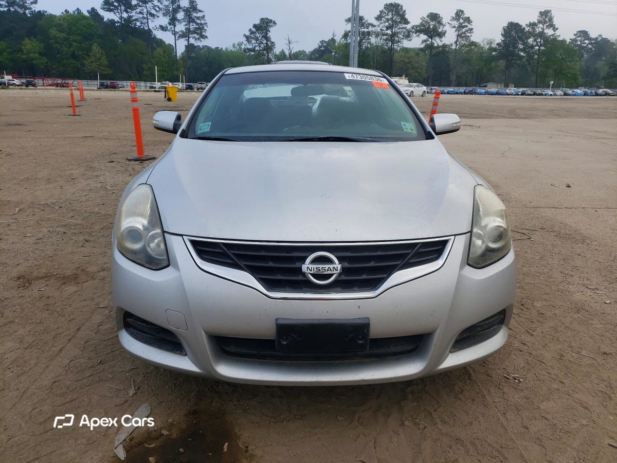 Nissan Altima 2011