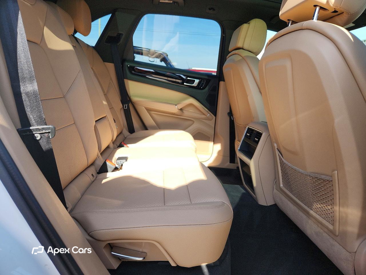 Porsche Cayenne 2021