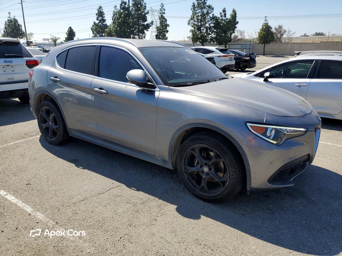 Alfa Romeo Stelvio 2018