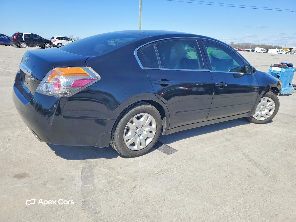 Nissan Altima 2012