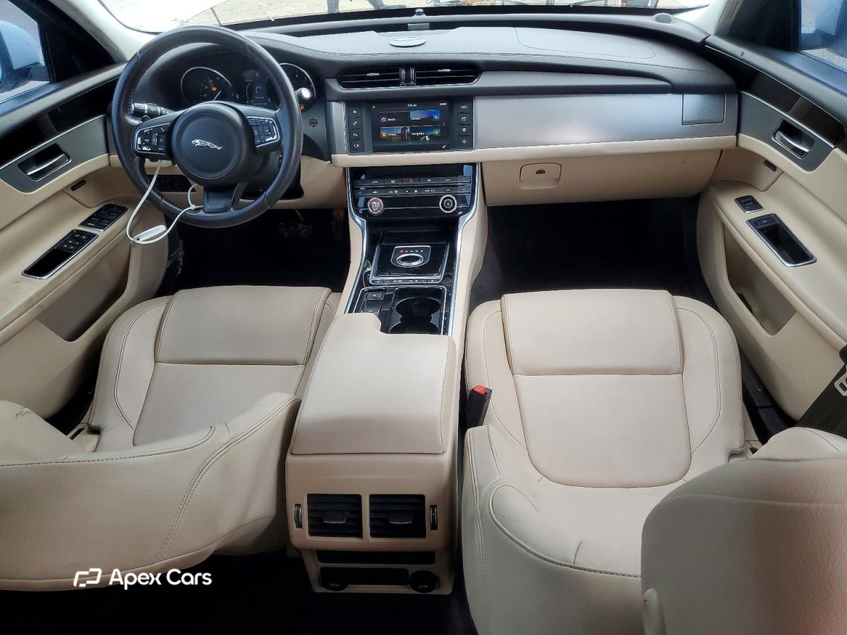 Jaguar XF 2016