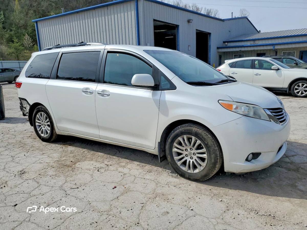 Toyota Sienna 2016