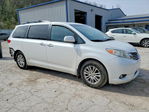 Toyota Sienna 2016