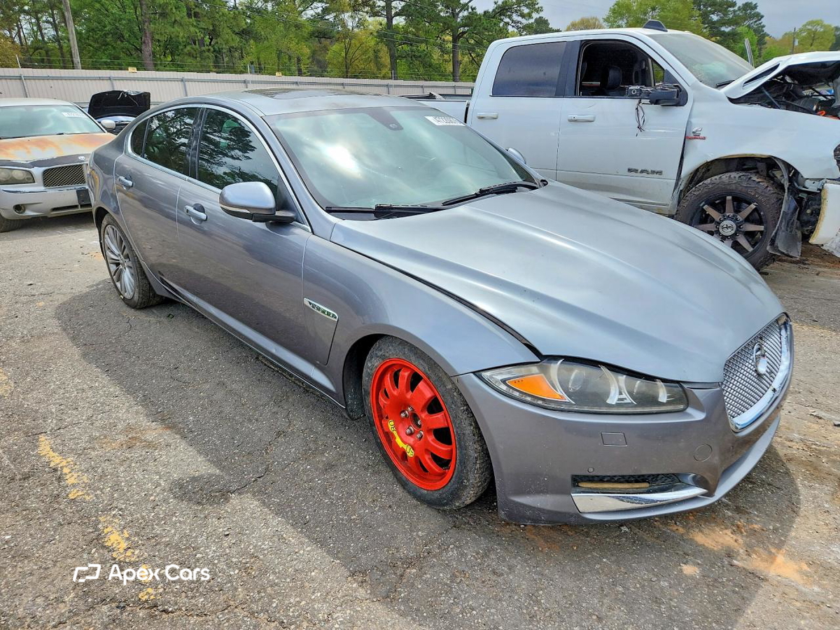 Jaguar XF 2012