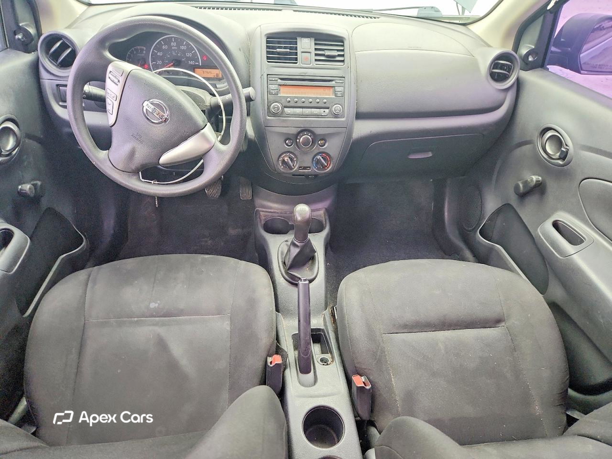 Nissan Versa 2015