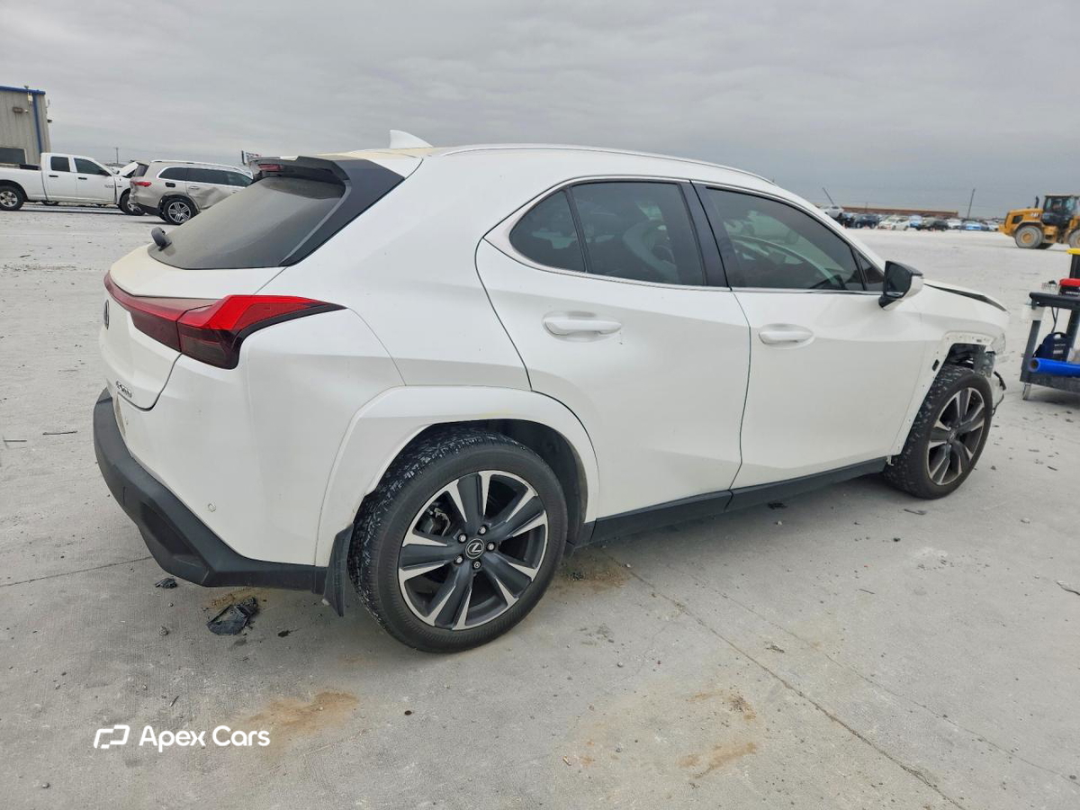 Lexus UX 2022