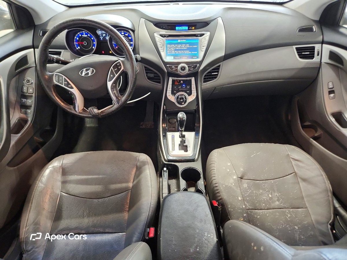 Hyundai Elantra 2012