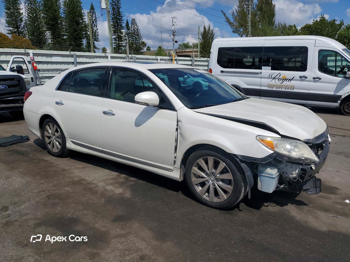 Toyota Avalon 2011