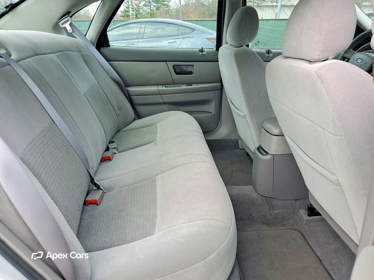 Ford Taurus 2004