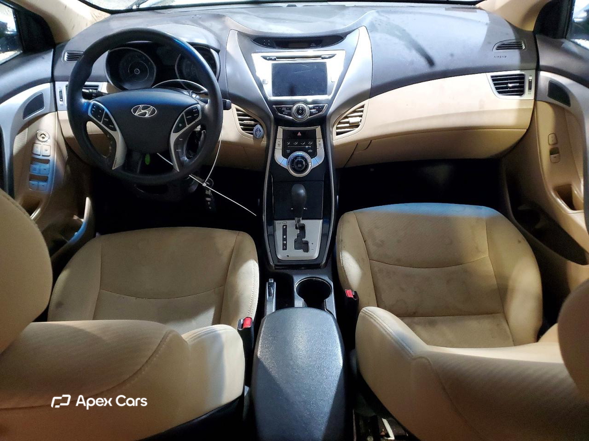 Hyundai Elantra 2011
