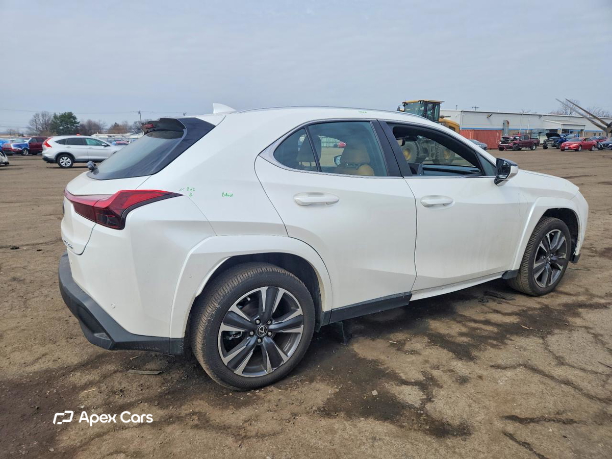 Lexus UX 2024
