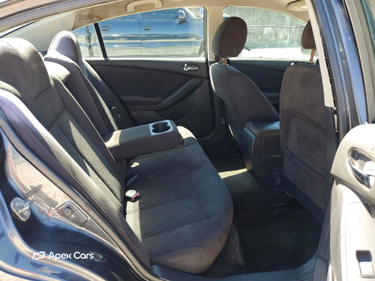 Nissan Altima 2012