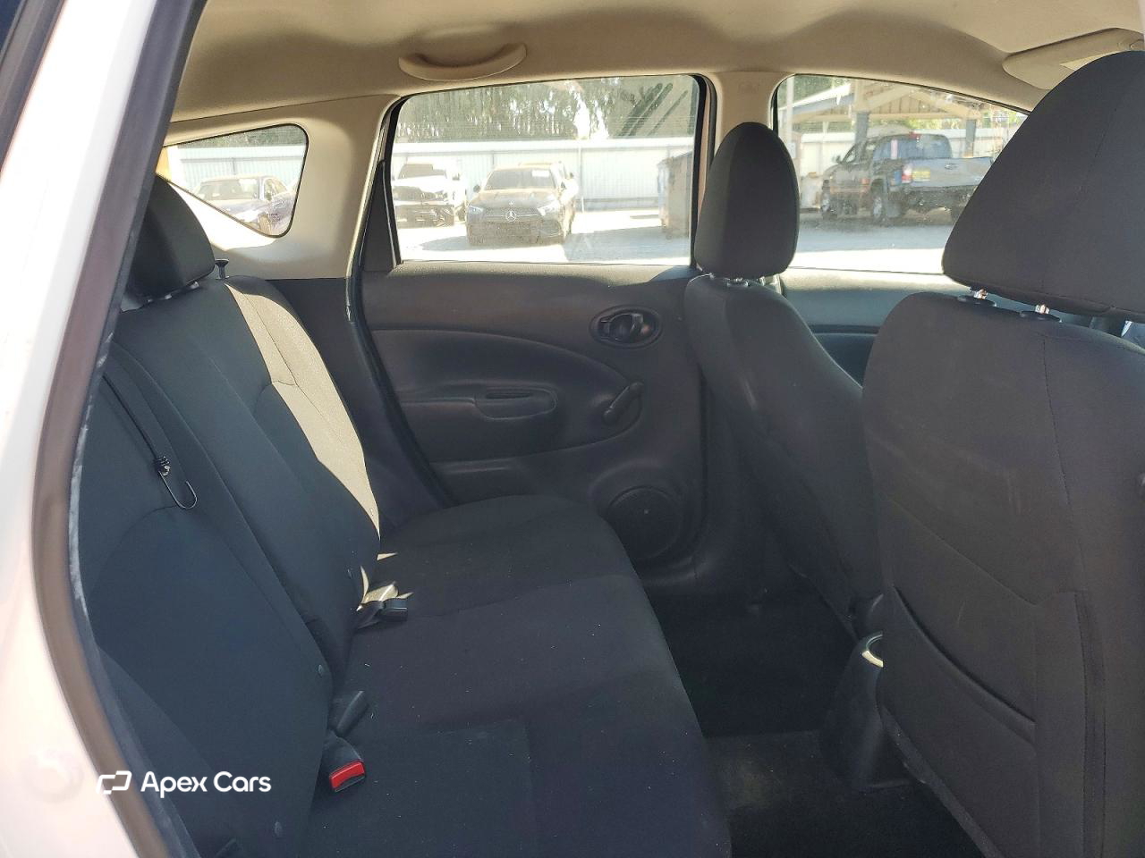 Nissan Versa 2016