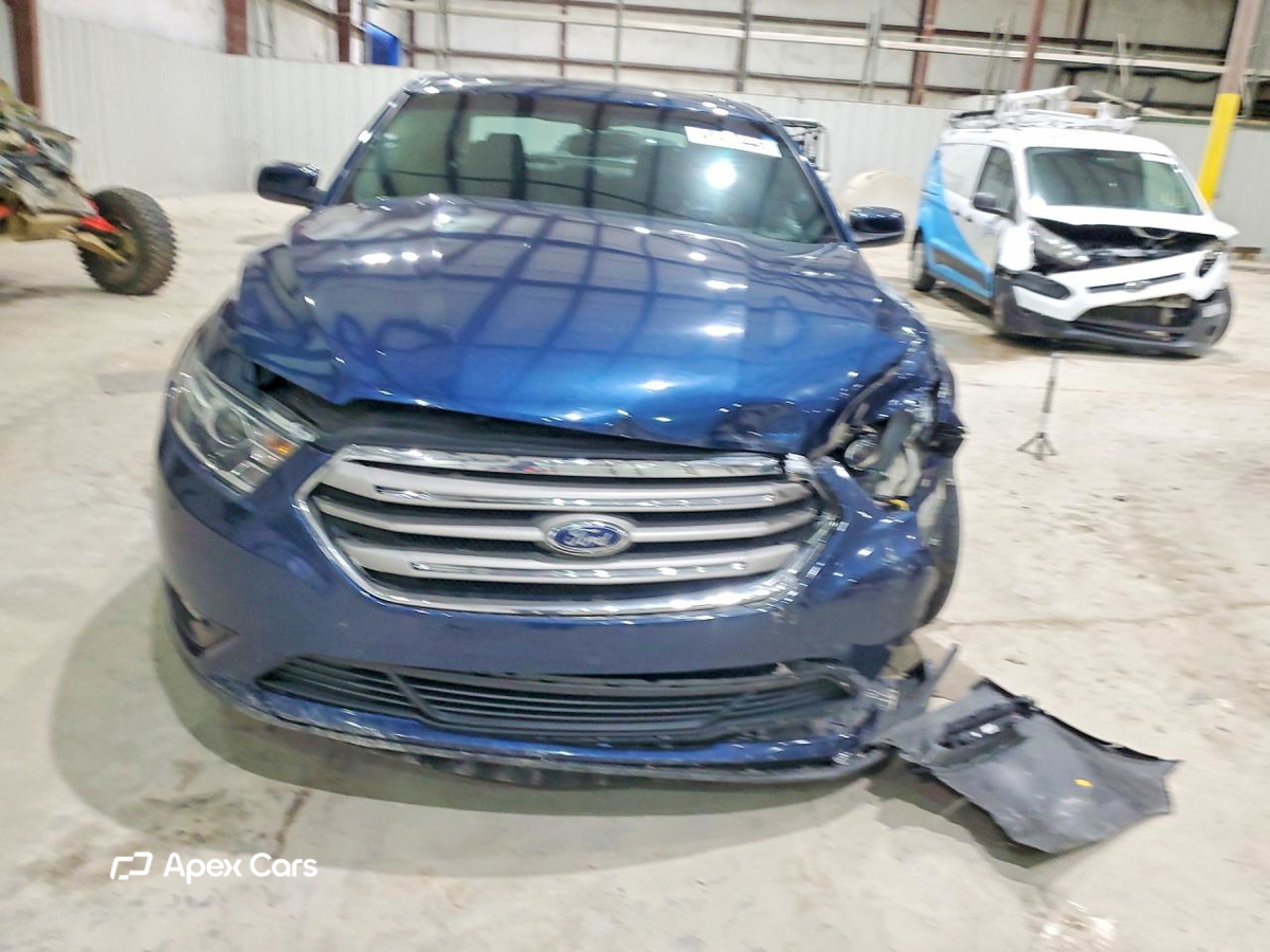 Ford Taurus 2016