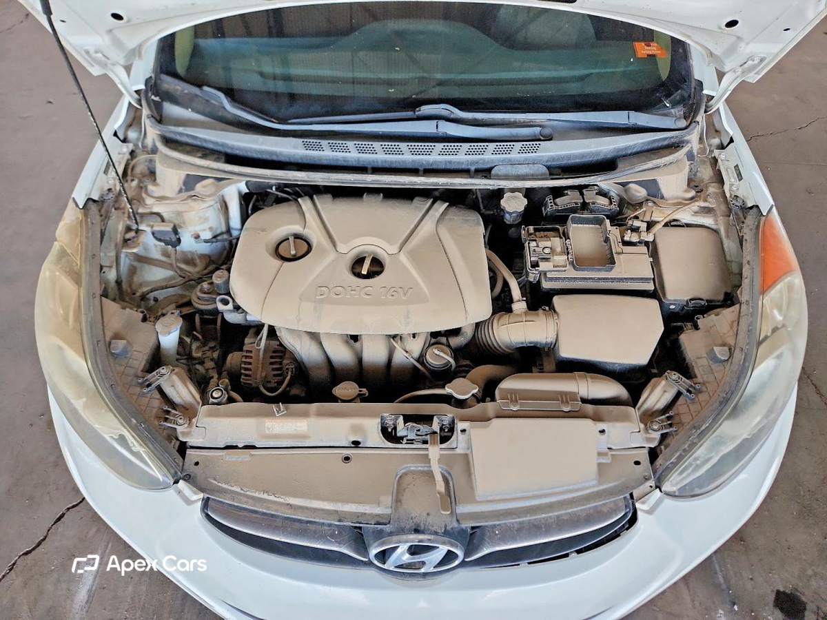 Hyundai Elantra 2012