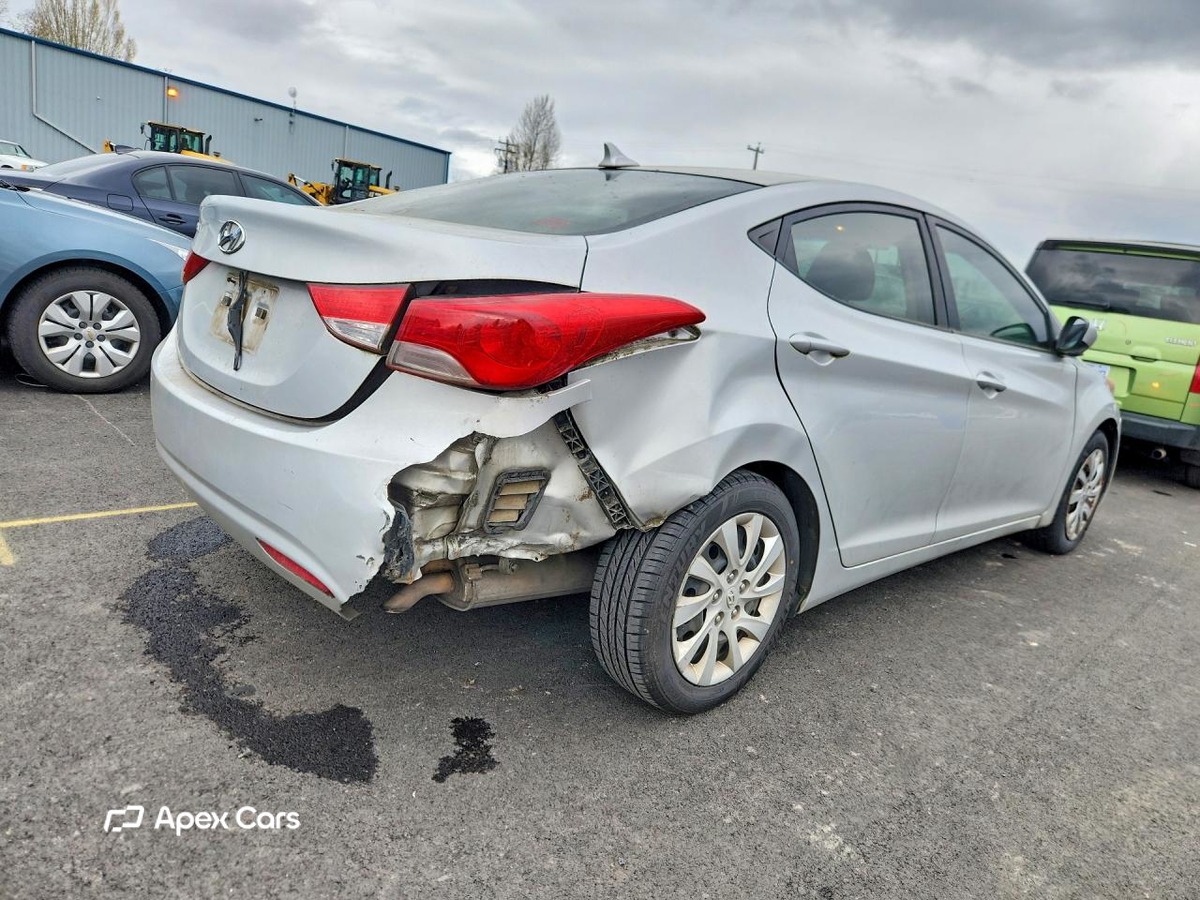 Hyundai Elantra 2012