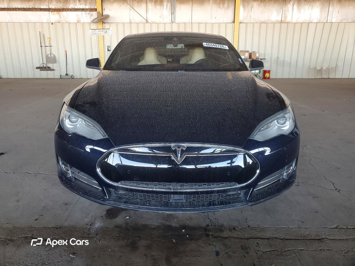 Tesla Model S 2015