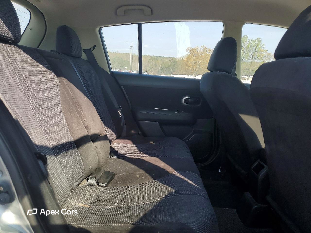 Nissan Versa 2011
