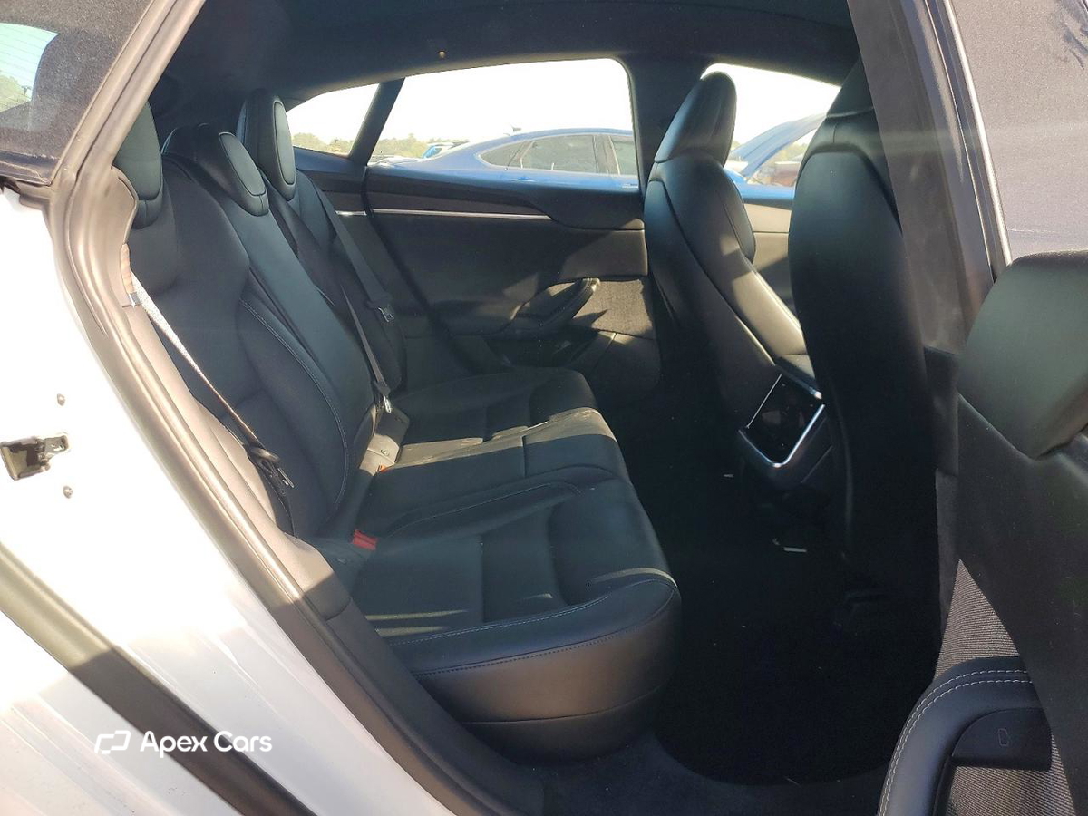 Tesla Model S 2021