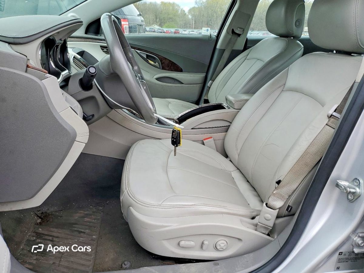 Buick LaCrosse 2011