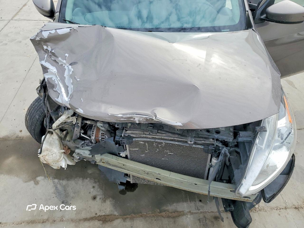 Nissan Versa 2016