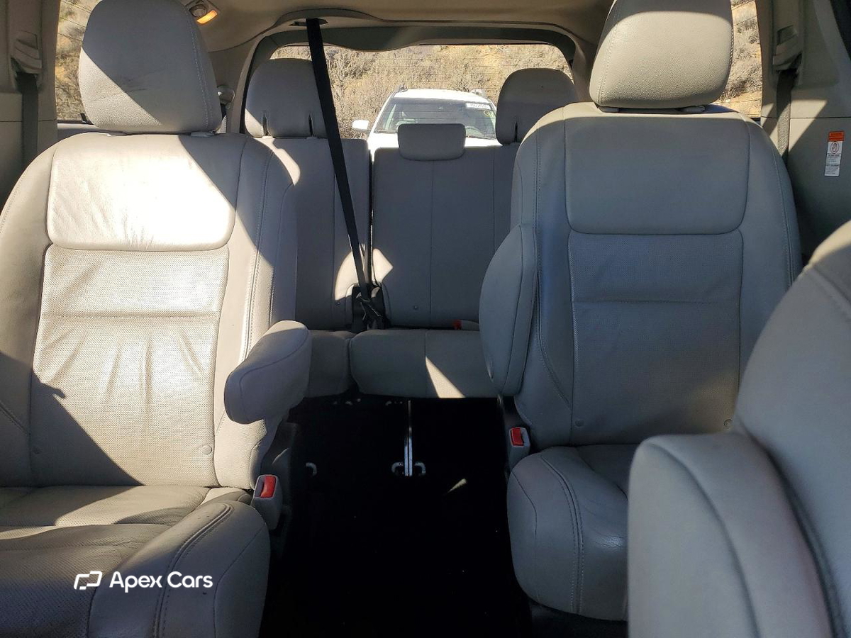 Toyota Sienna 2016