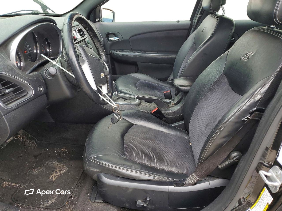 Chrysler 200 2012