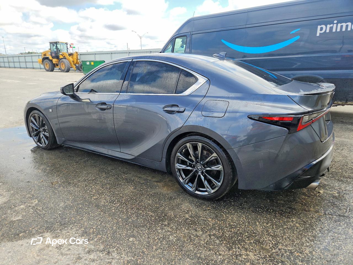 Lexus IS 2023