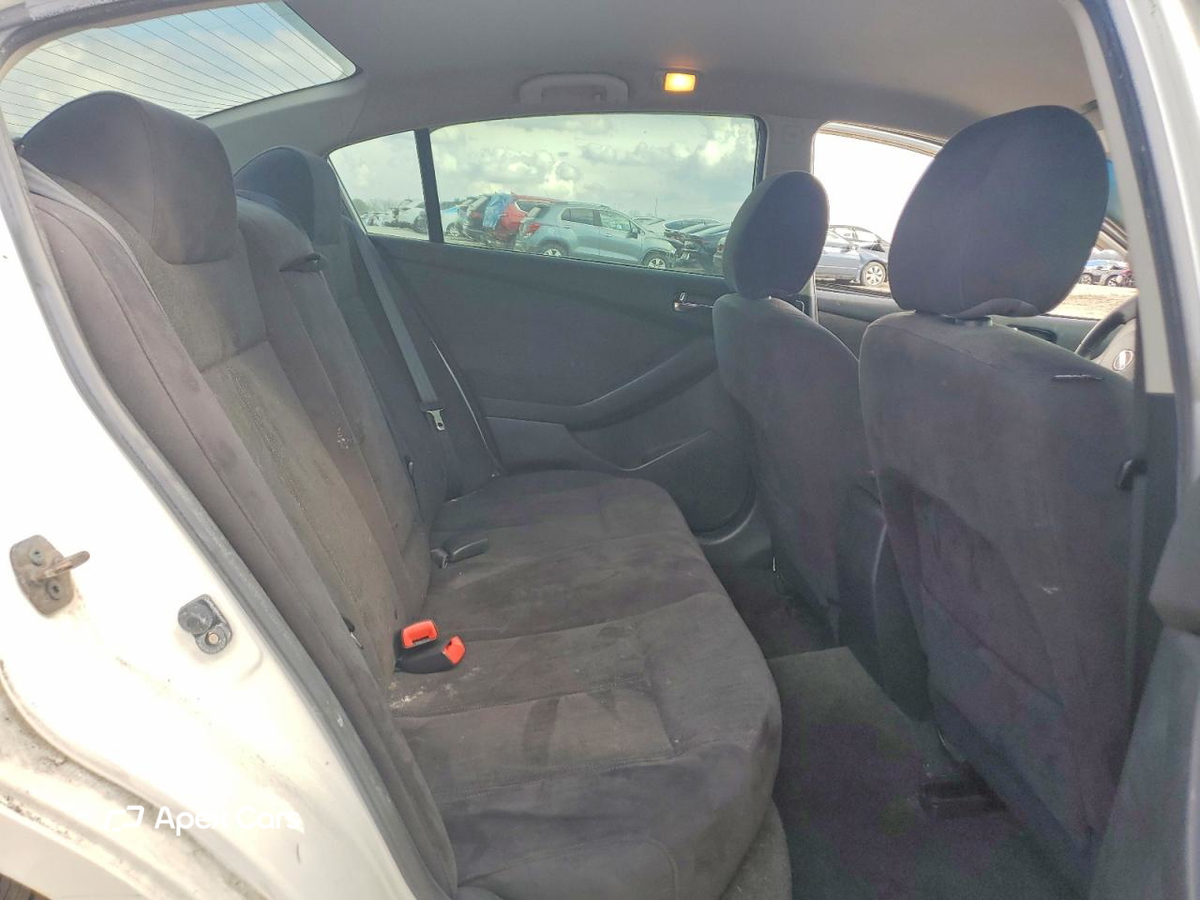 Nissan Altima 2010