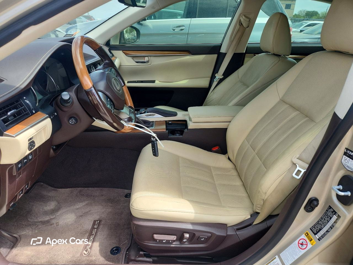 Lexus ES 2016