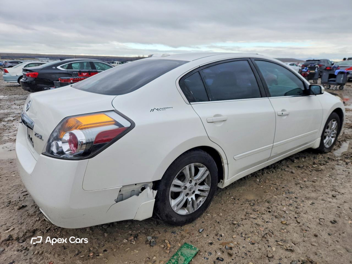 Nissan Altima 2012