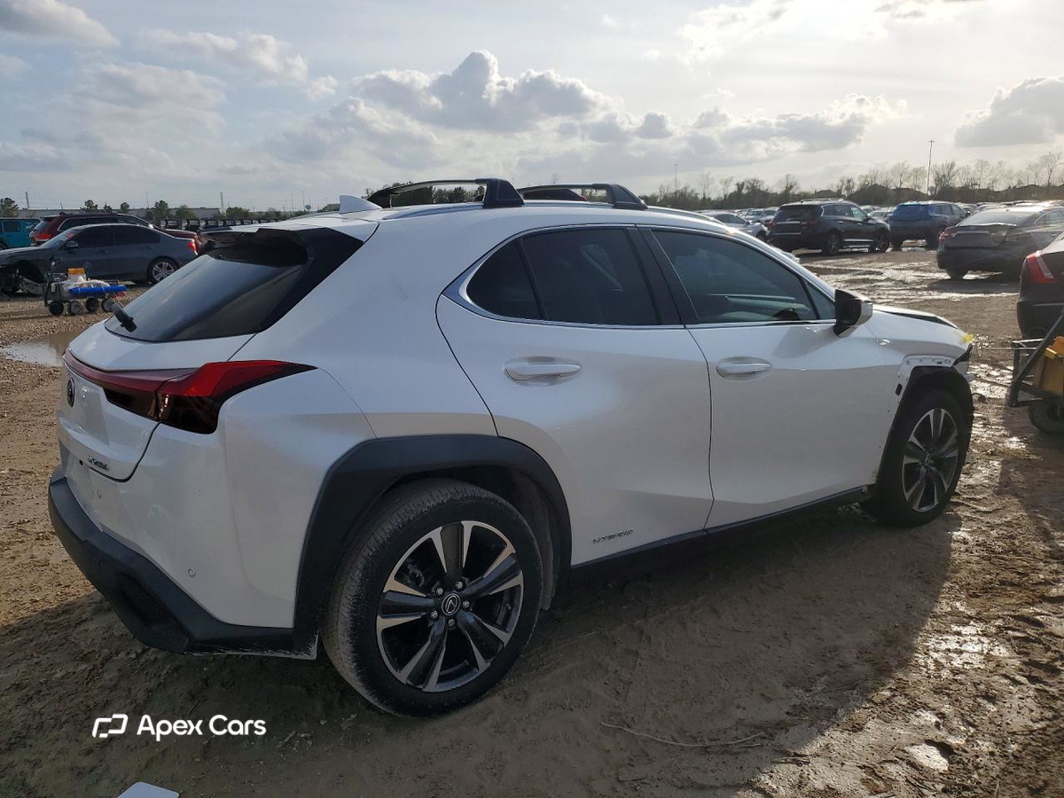 Lexus UX 2021