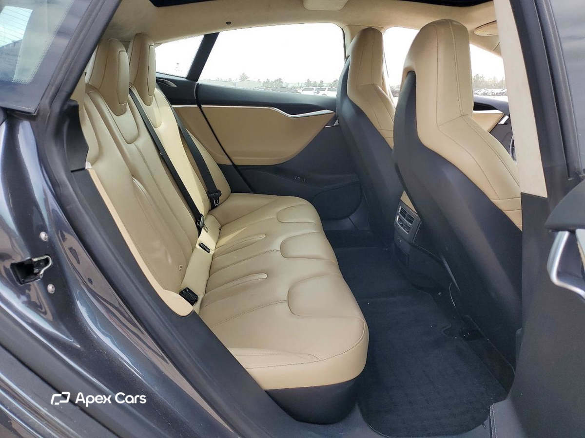 Tesla Model S 2016