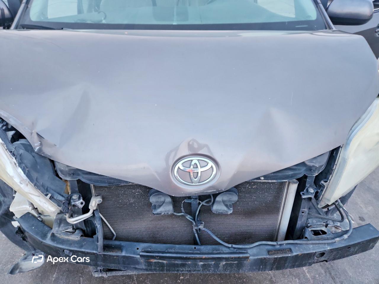 Toyota Sienna 2012