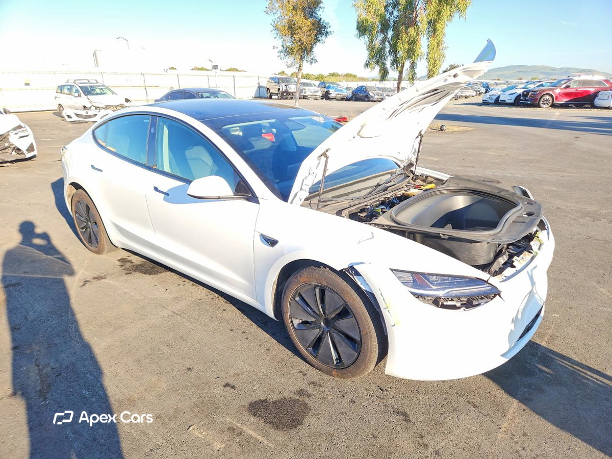Tesla Model 3 2025