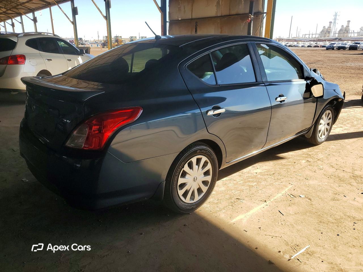 Nissan Versa 2016