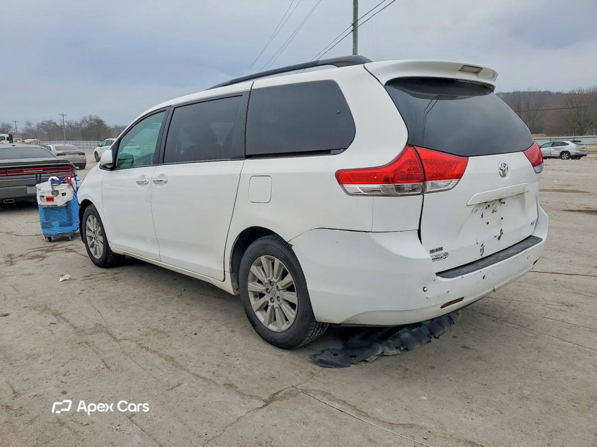 Toyota Sienna 2013