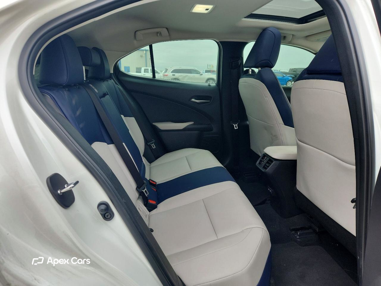 Lexus UX 2022