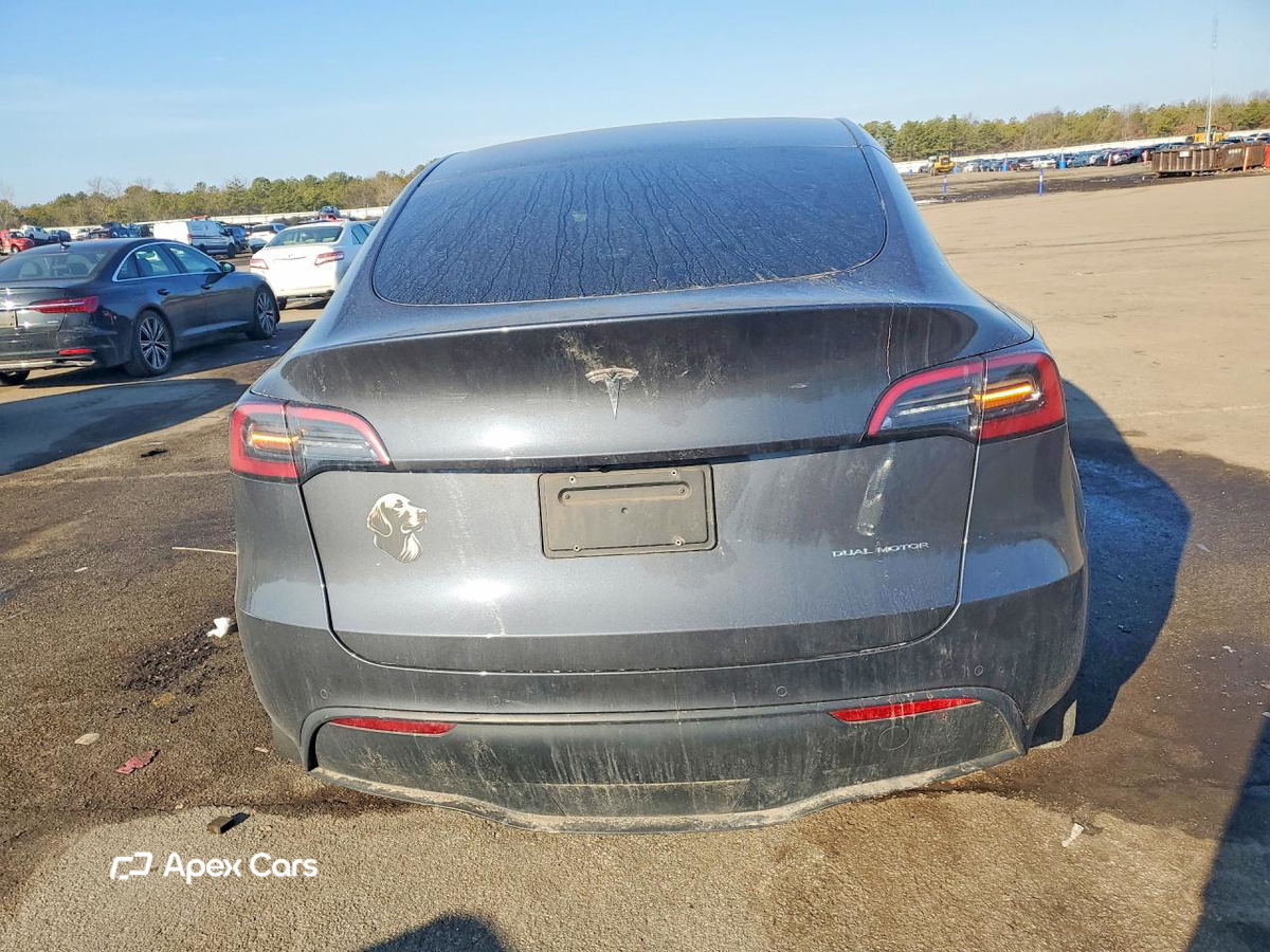 Tesla Model Y 2021