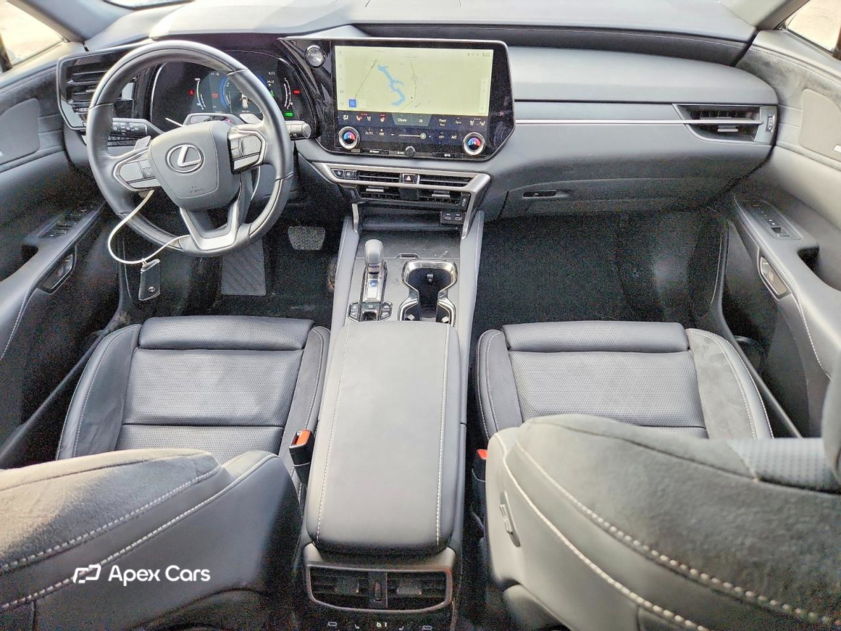 Lexus  2024