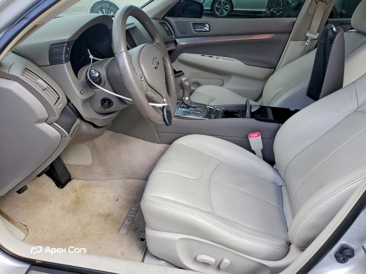 Infiniti G 2011