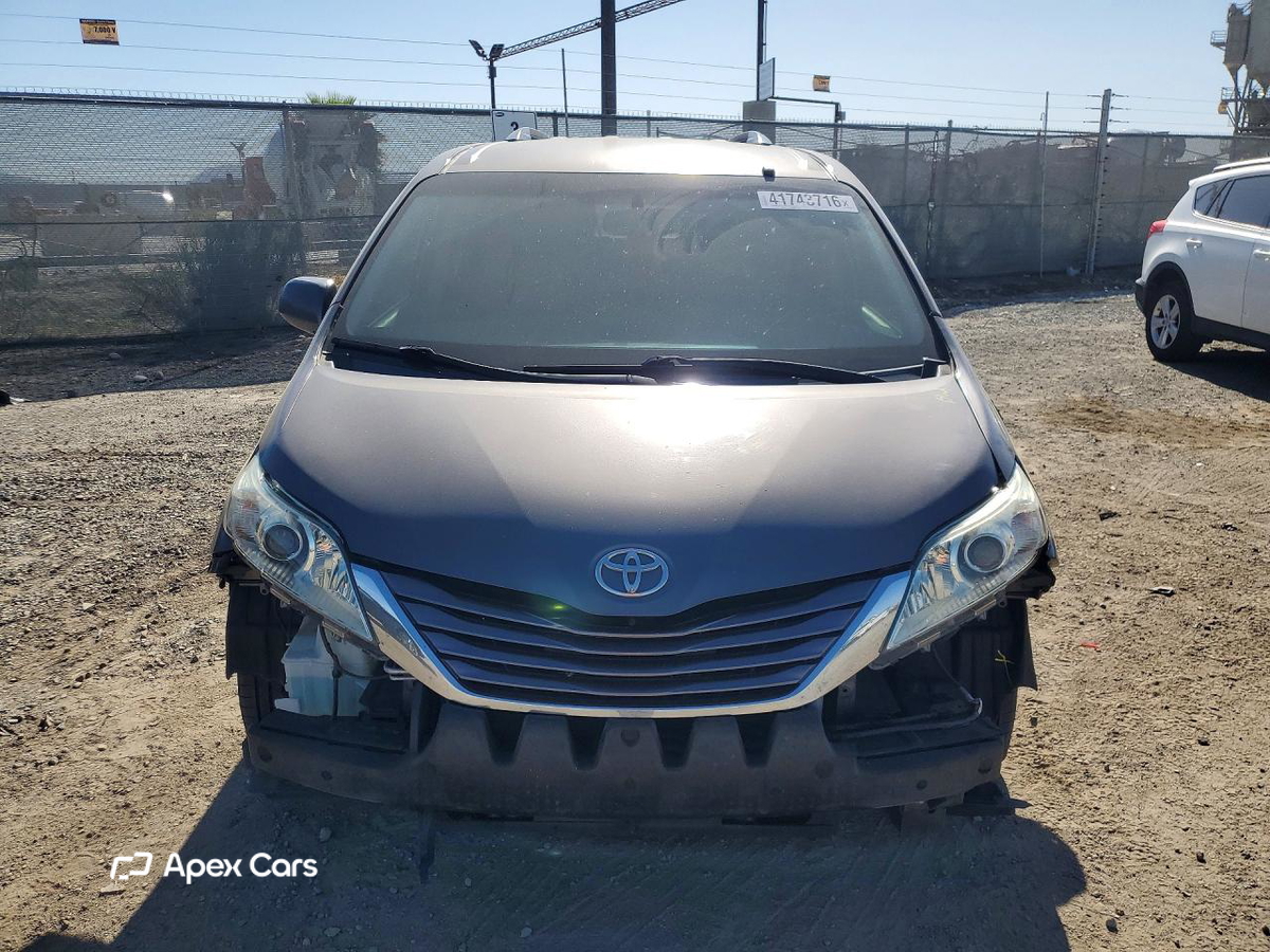 Toyota Sienna 2015
