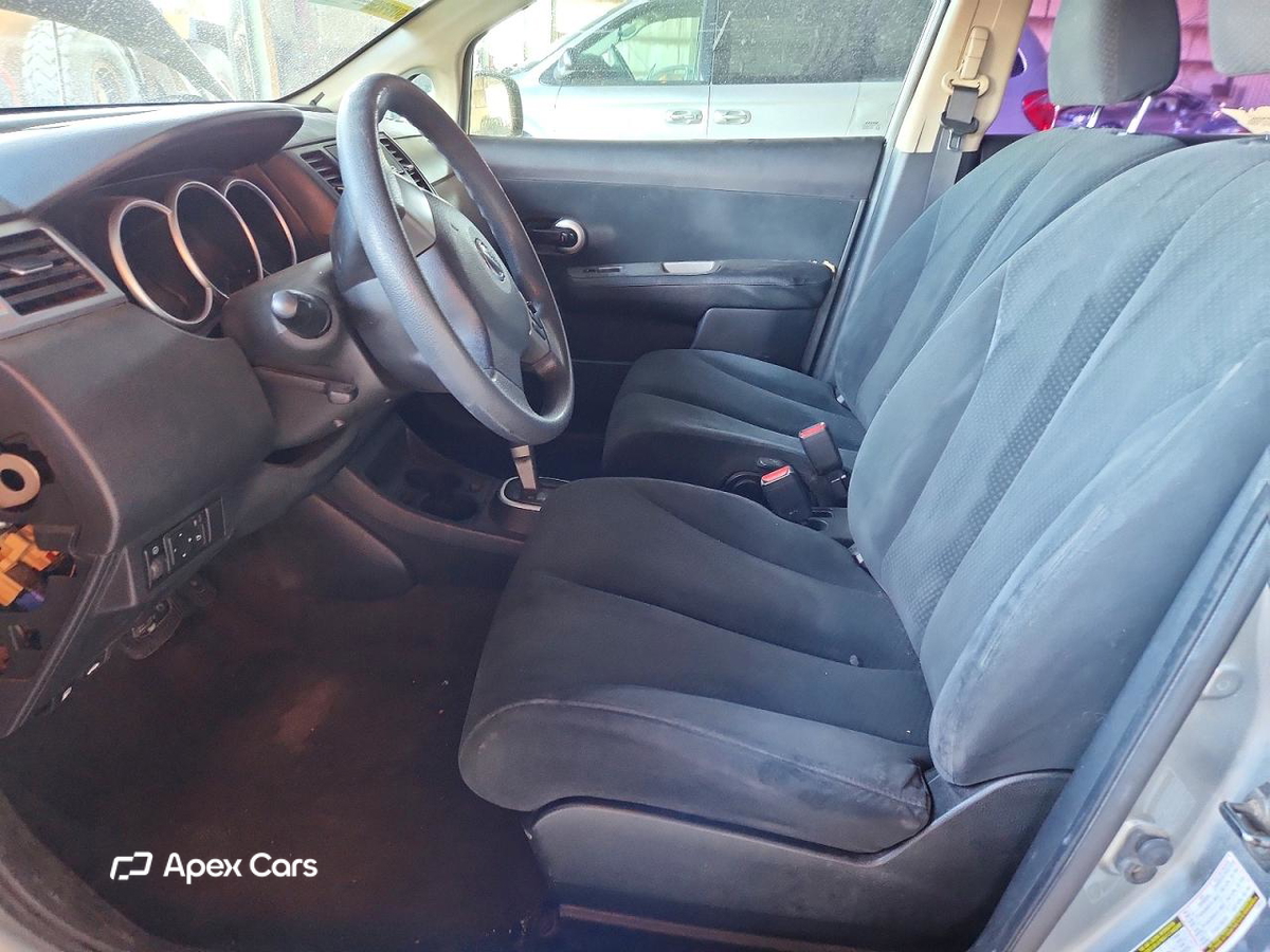 Nissan Versa 2011