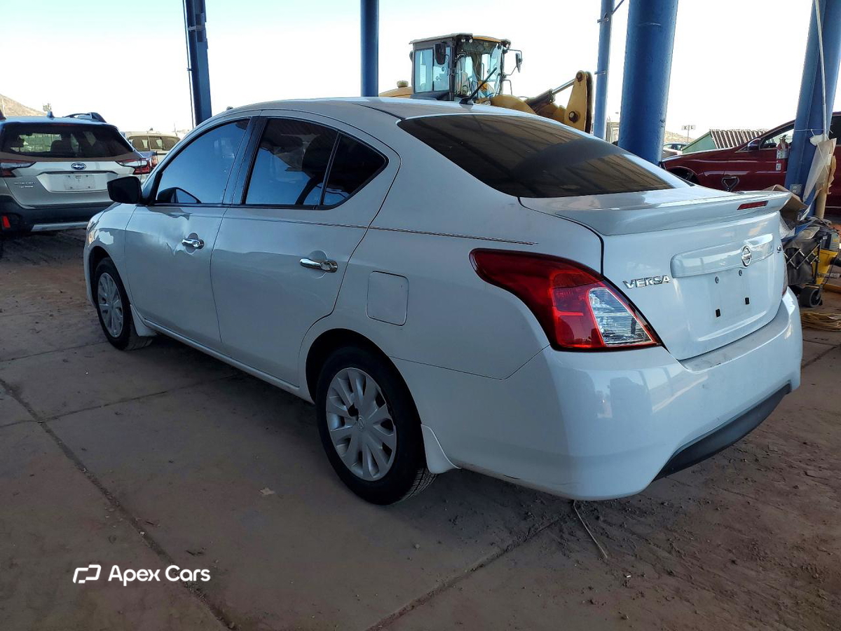 Nissan Versa 2018