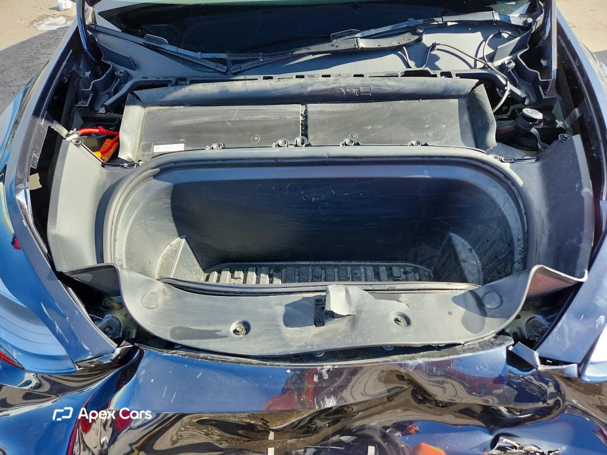 Tesla Model Y 2025