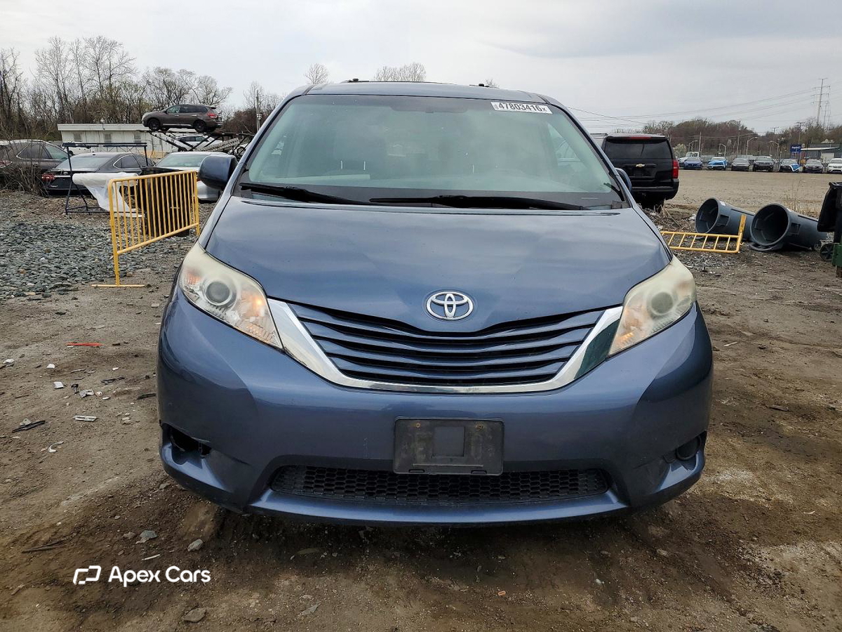 Toyota Sienna 2015