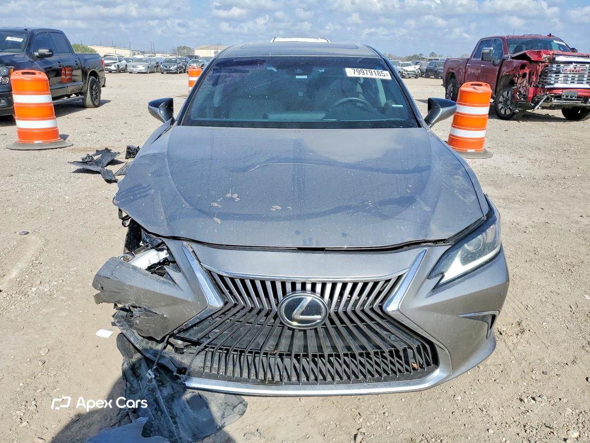 Lexus ES 2020
