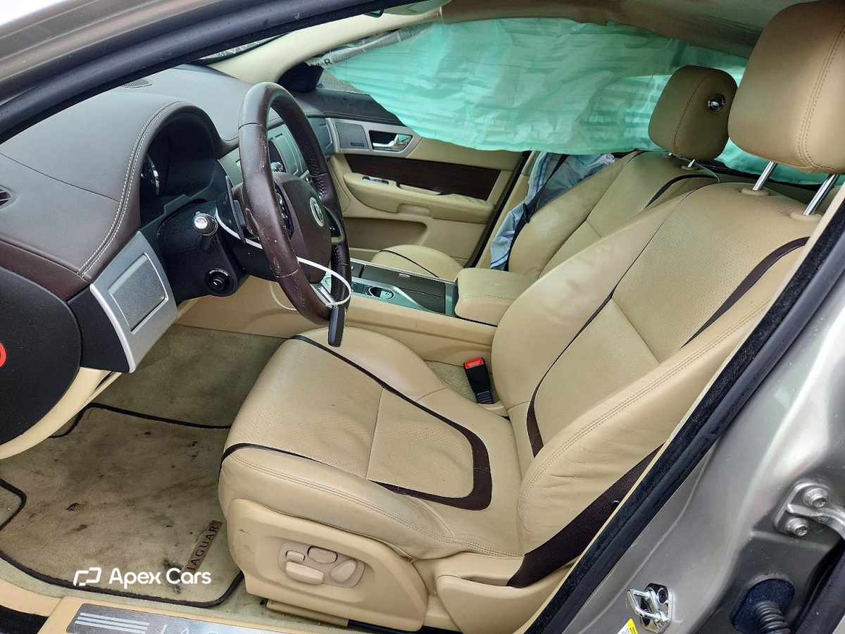 Jaguar XF 2013